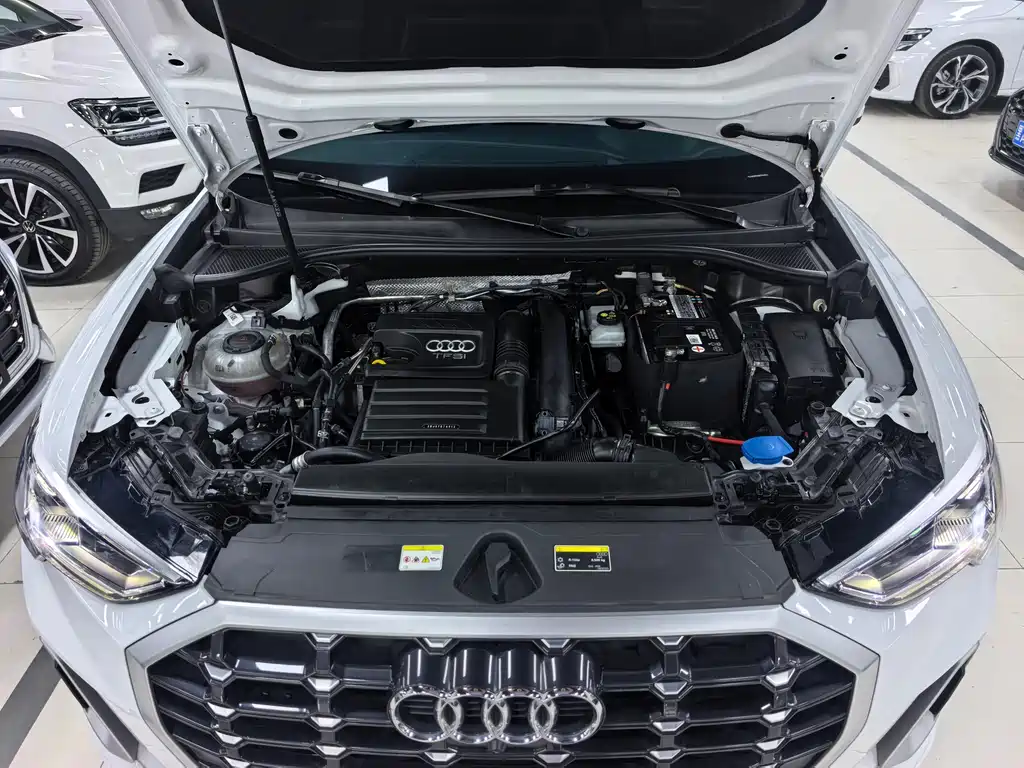 Audi Q3 — фото 20