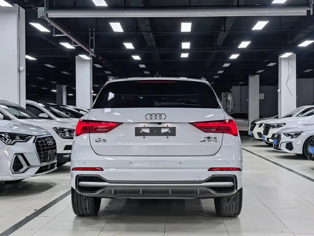 Audi Q3 — фото 25