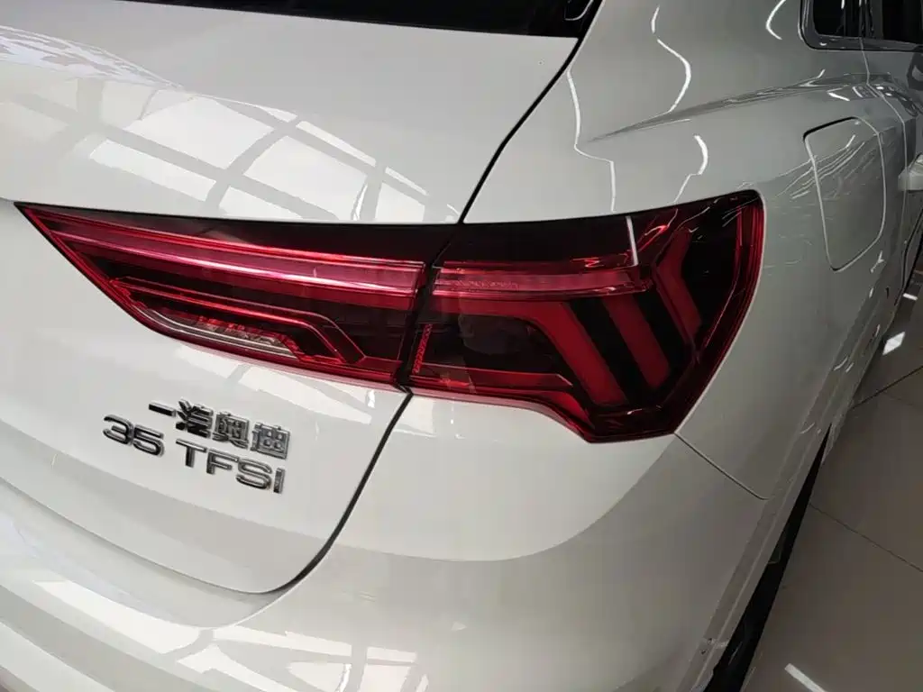 Audi Q3 — фото 8