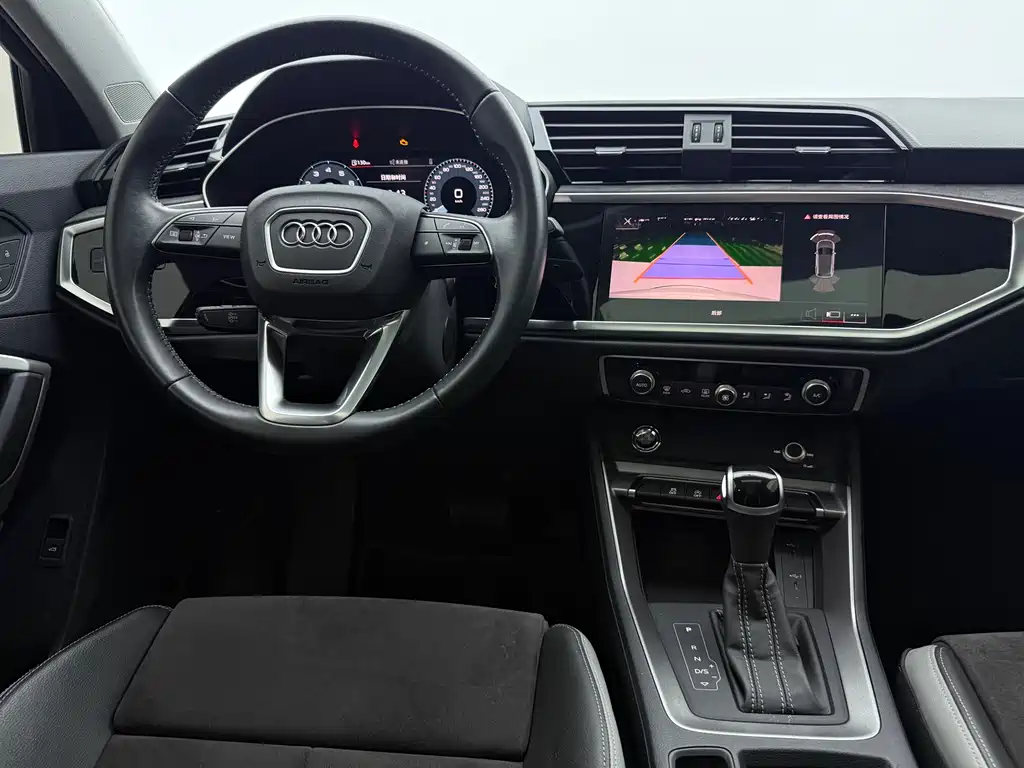 Audi Q3 — фото 10
