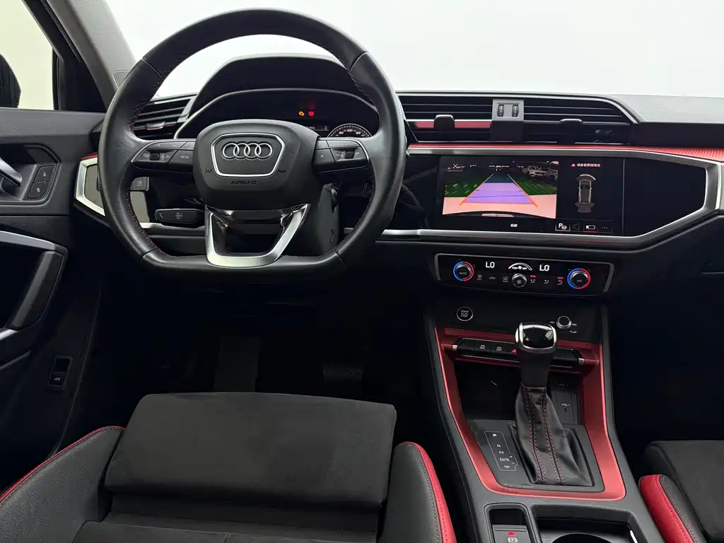 Audi Q3 — фото 10