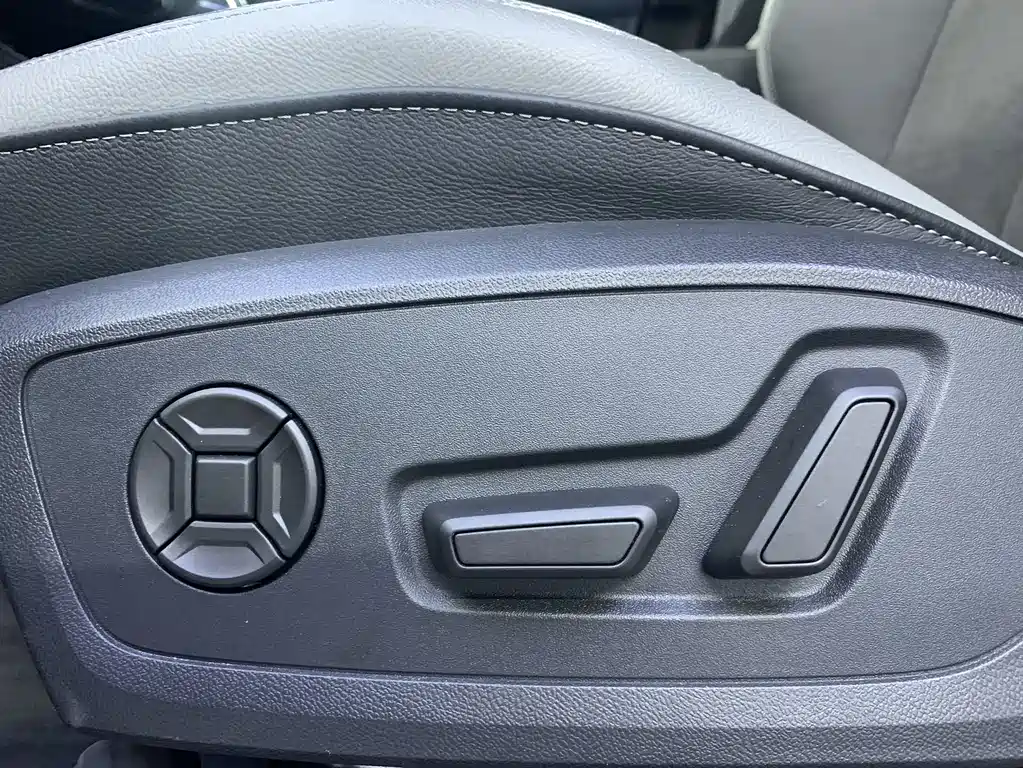 Audi Q3 — фото 10