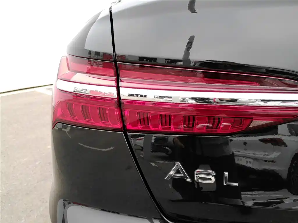 Audi A6L — фото 17