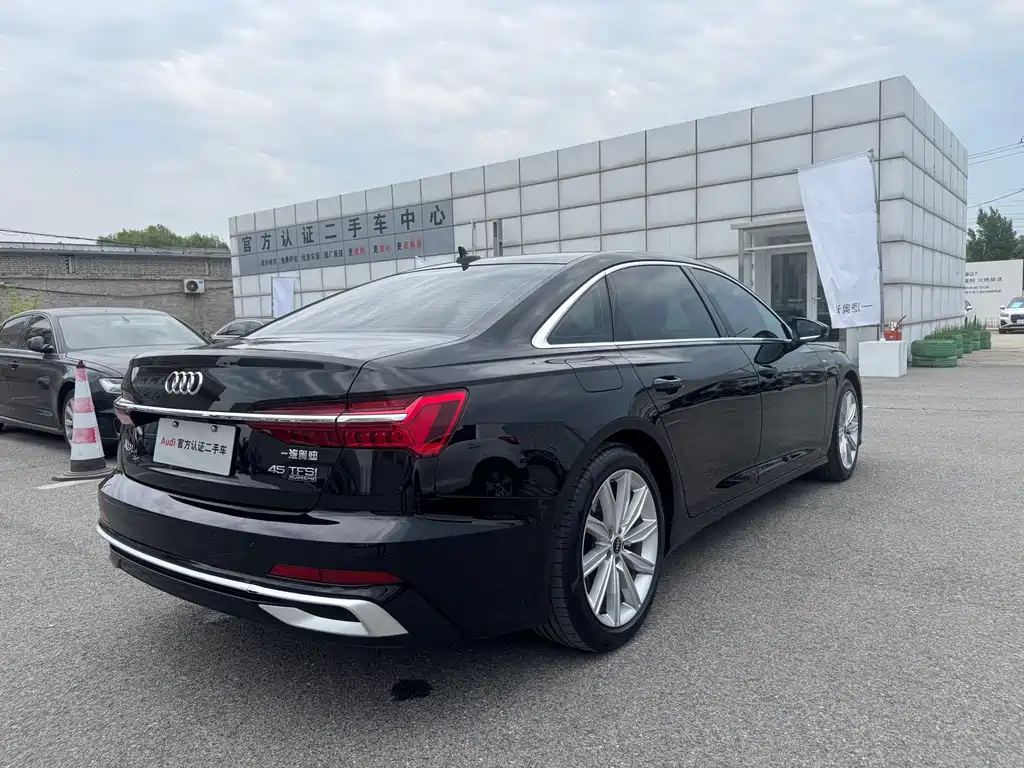 Audi A6L — фото 6