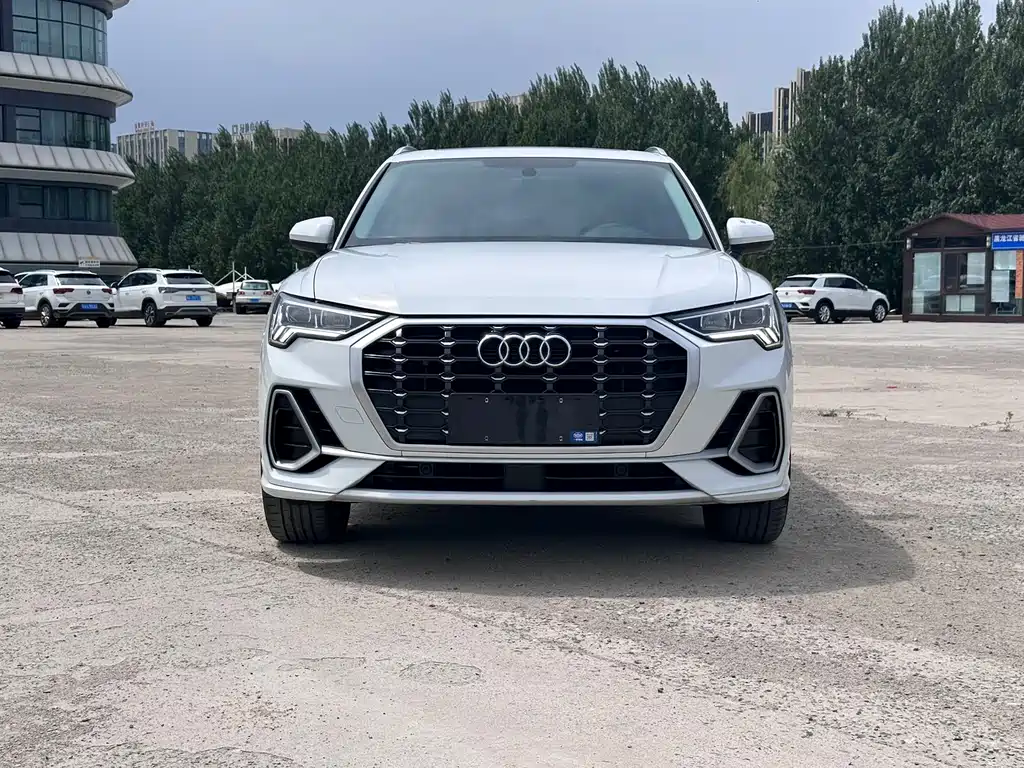 Audi Q3 — фото 3