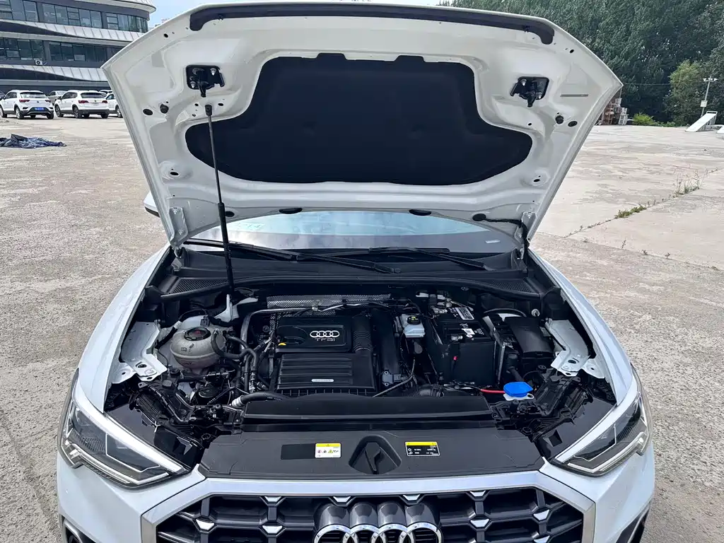 Audi Q3 — фото 10