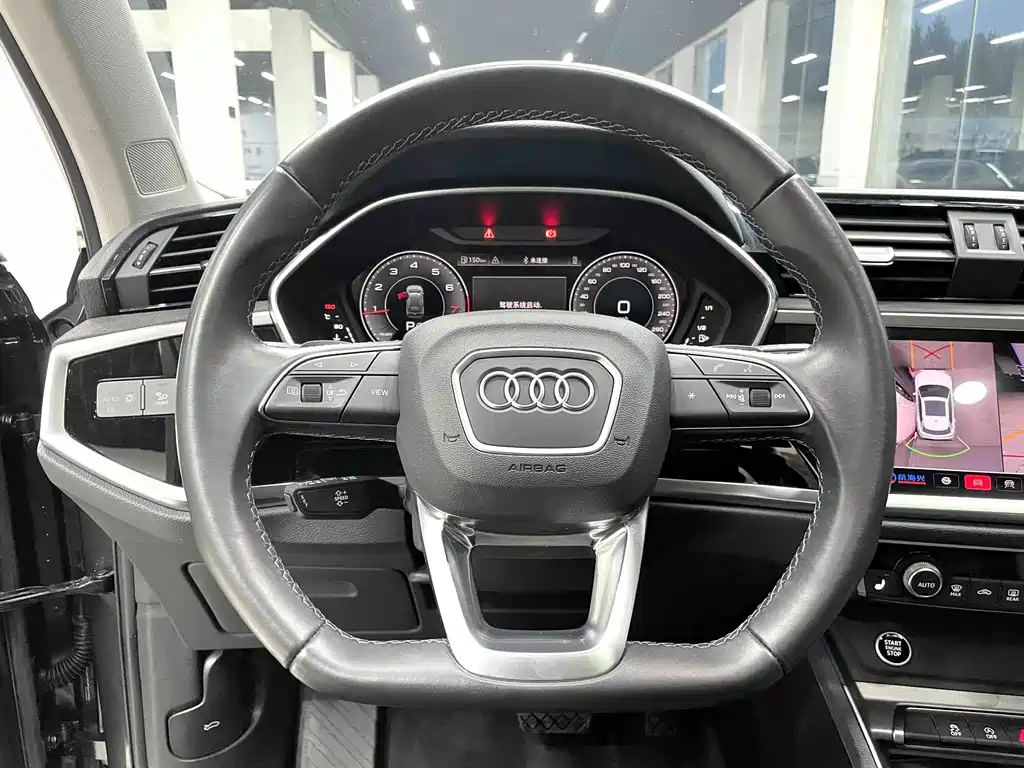 Audi Q3 — фото 5