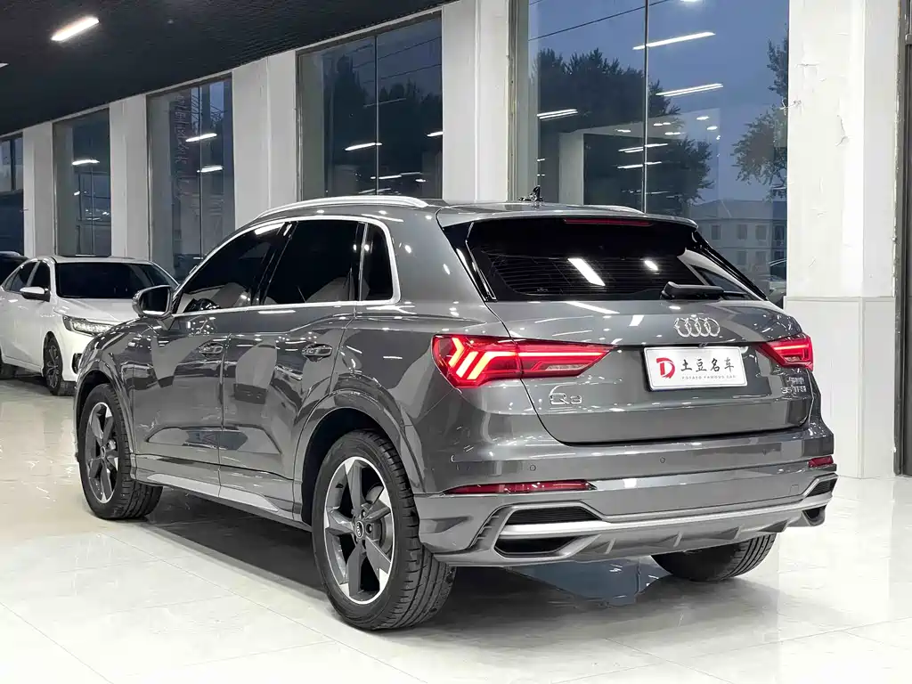 Audi Q3 — фото 7