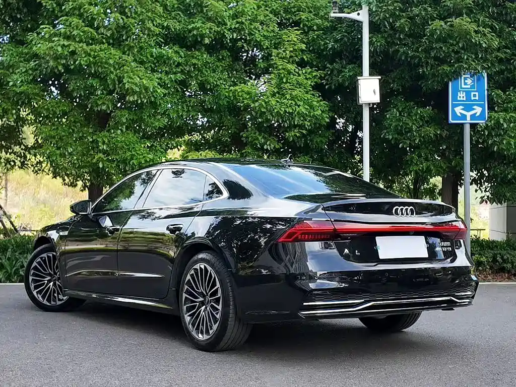 Audi A7L — фото 8