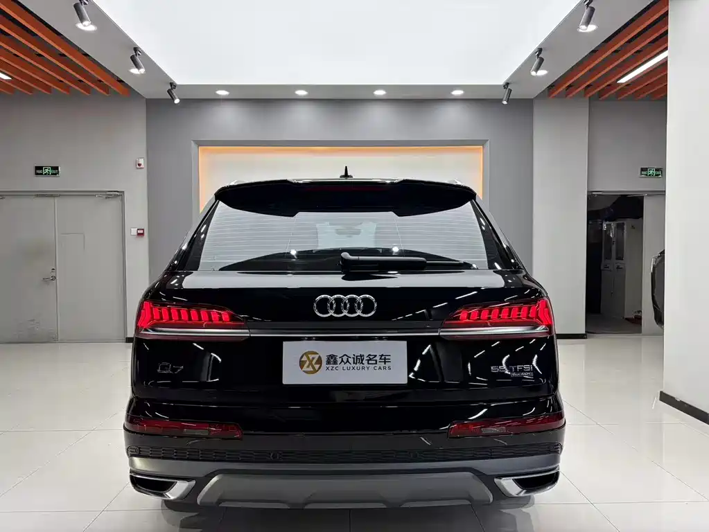 Audi Q7 — фото 5