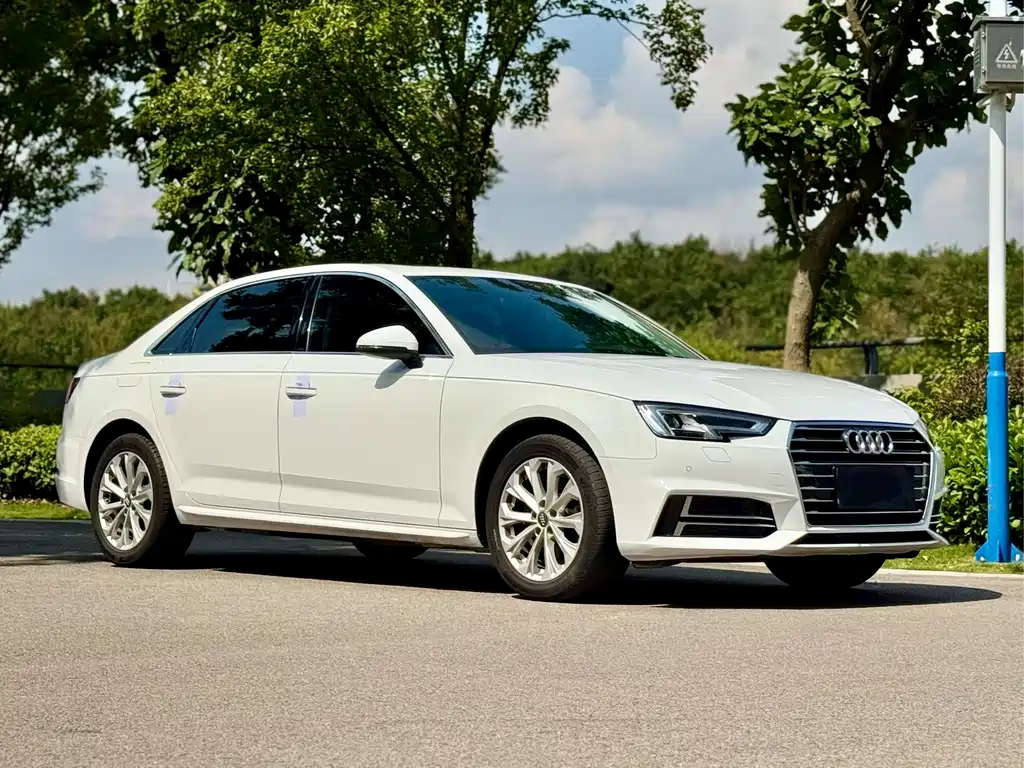 Audi A4L — фото 3