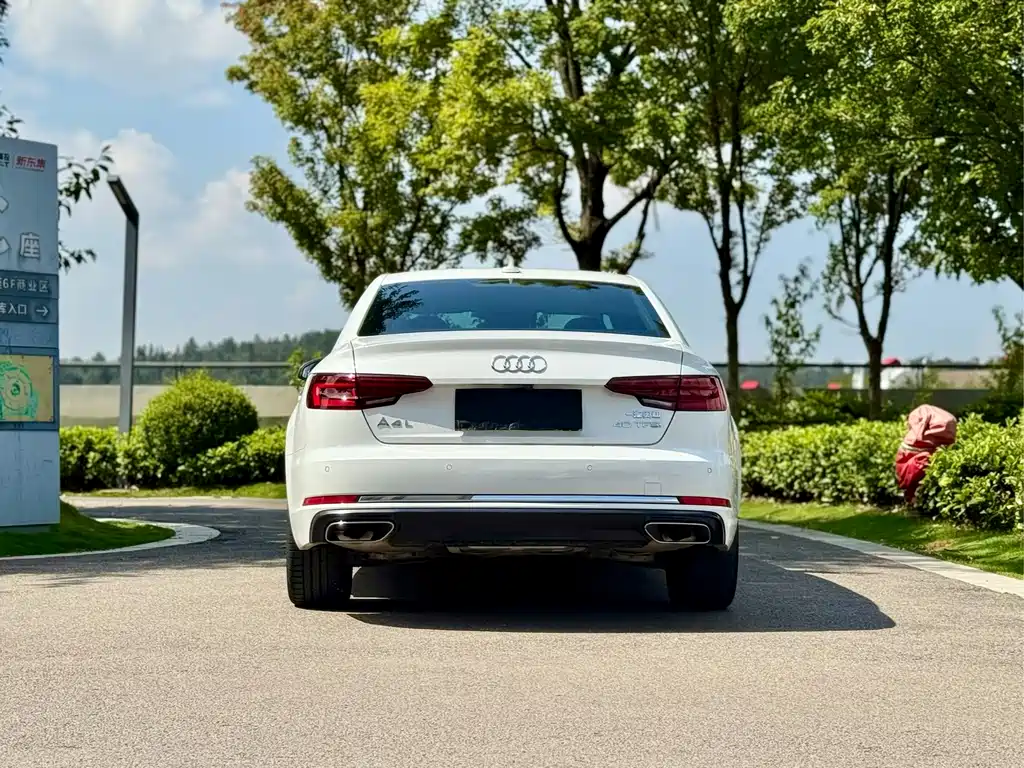 Audi A4L — фото 8