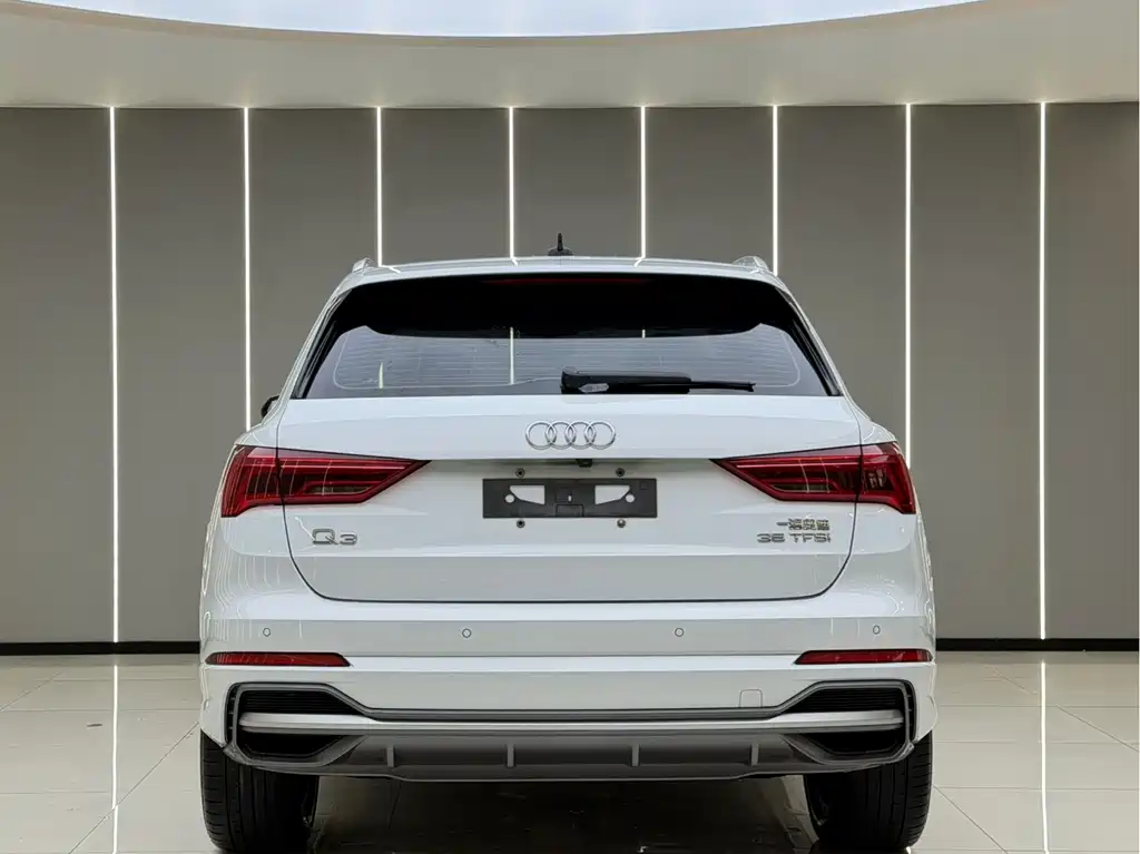 Audi Q3 — фото 7