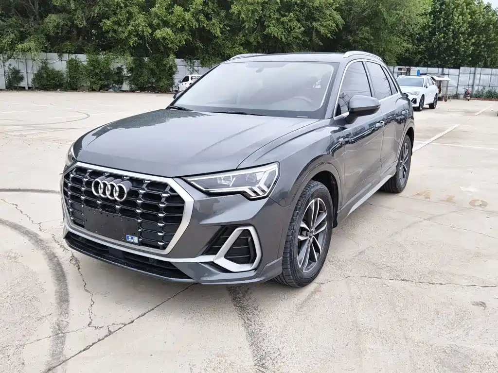 Audi Q3 — фото 11