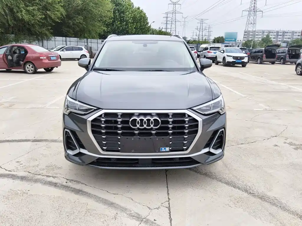 Audi Q3 — фото 10