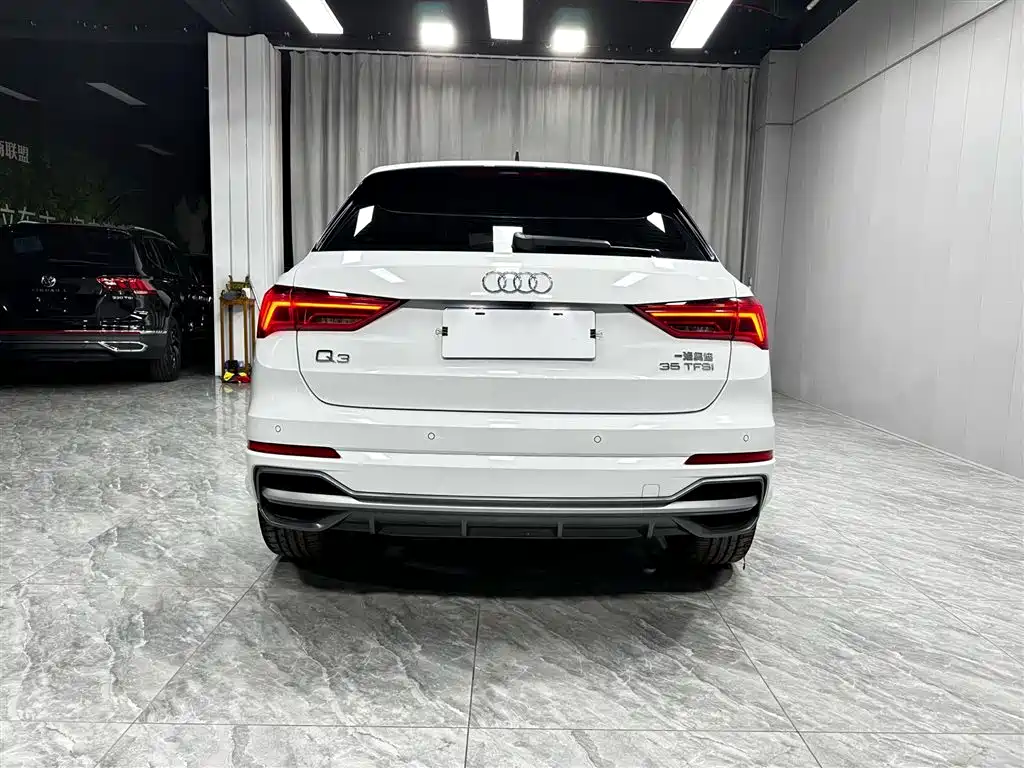 Audi Q3 — фото 5