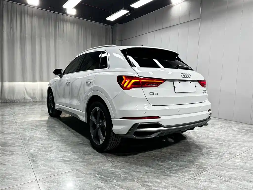 Audi Q3 — фото 6