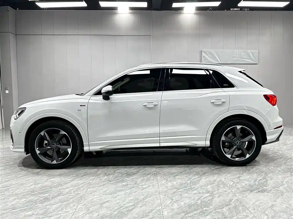 Audi Q3 — фото 9