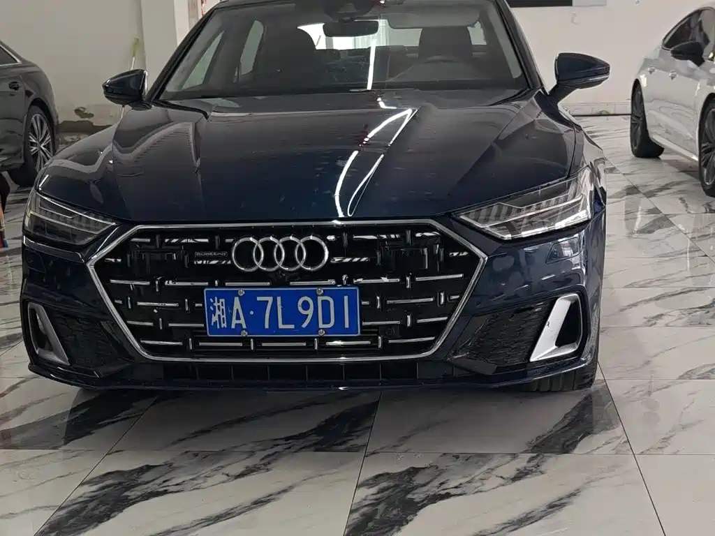 Audi A7L — фото 2