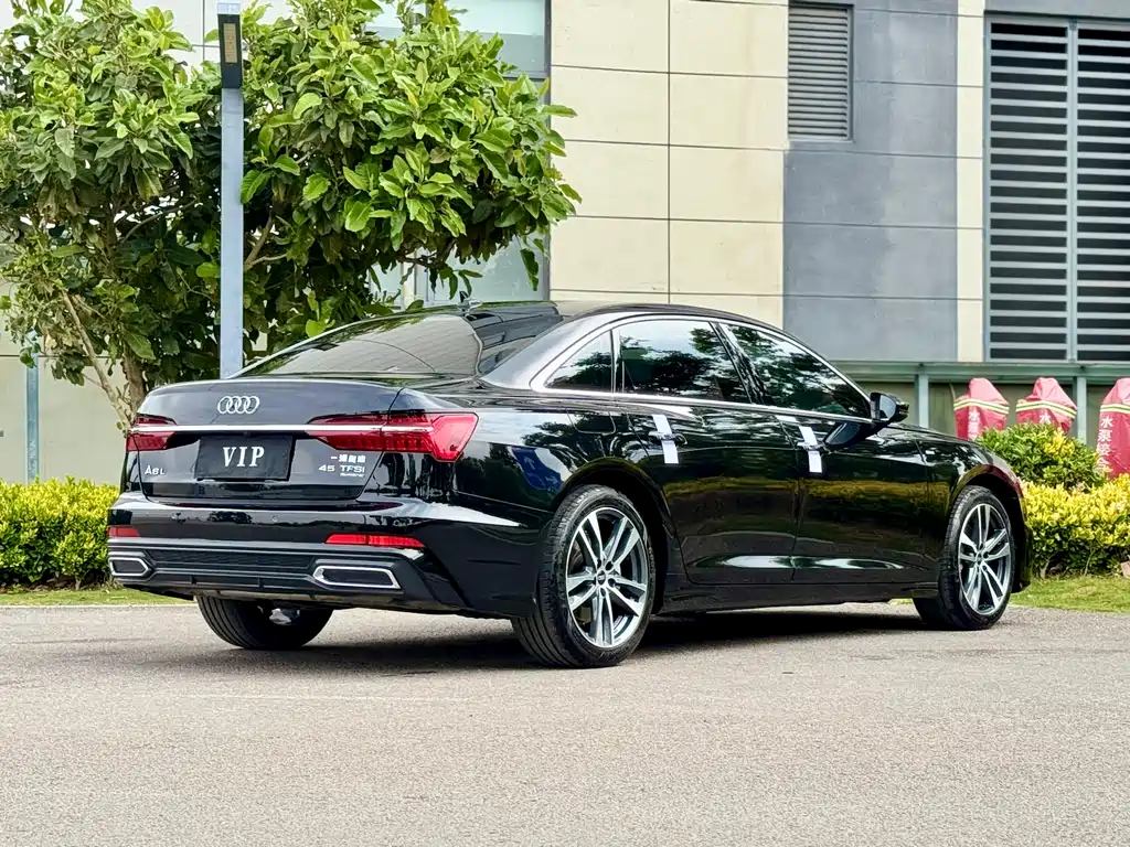 Audi A6L — фото 9