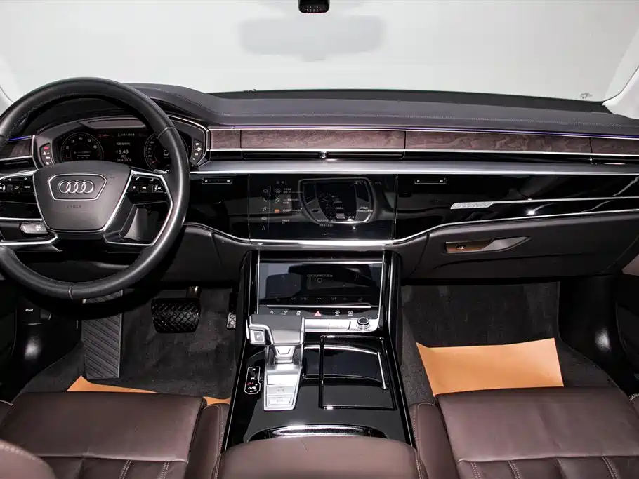 Audi A8 — фото 14