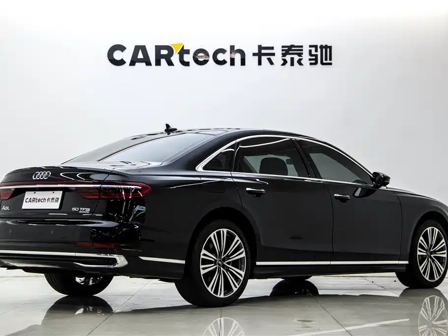 Audi A8 — фото 5