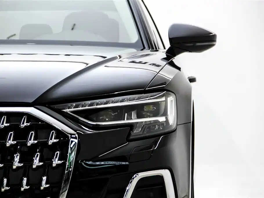 Audi A8 — фото 10