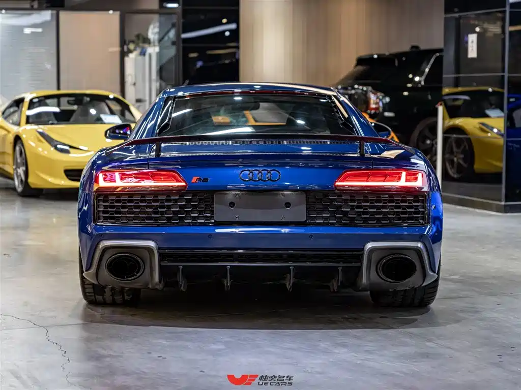 Audi R8 — фото 5