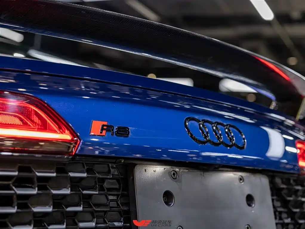 Audi R8 — фото 10