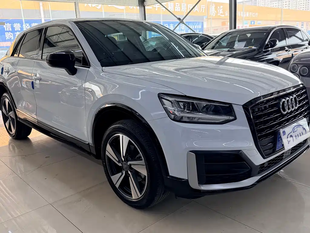 Audi Q2L — фото 3
