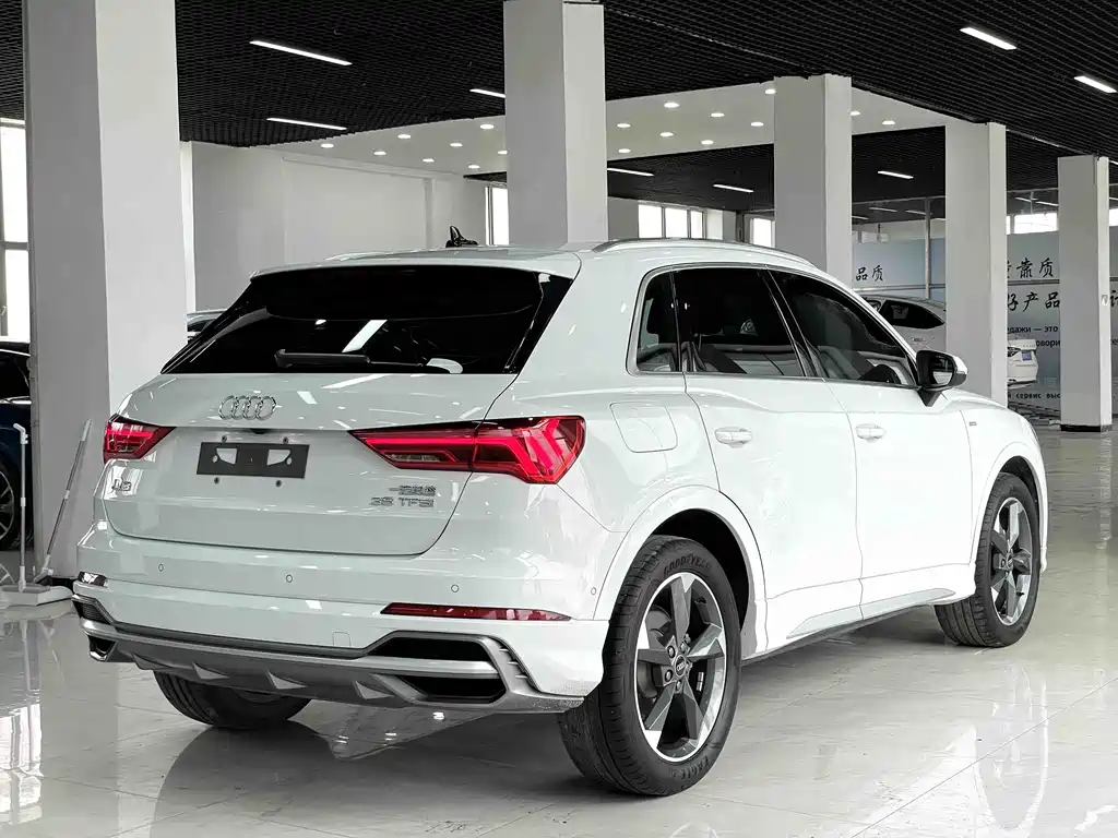 Audi Q3 — фото 6
