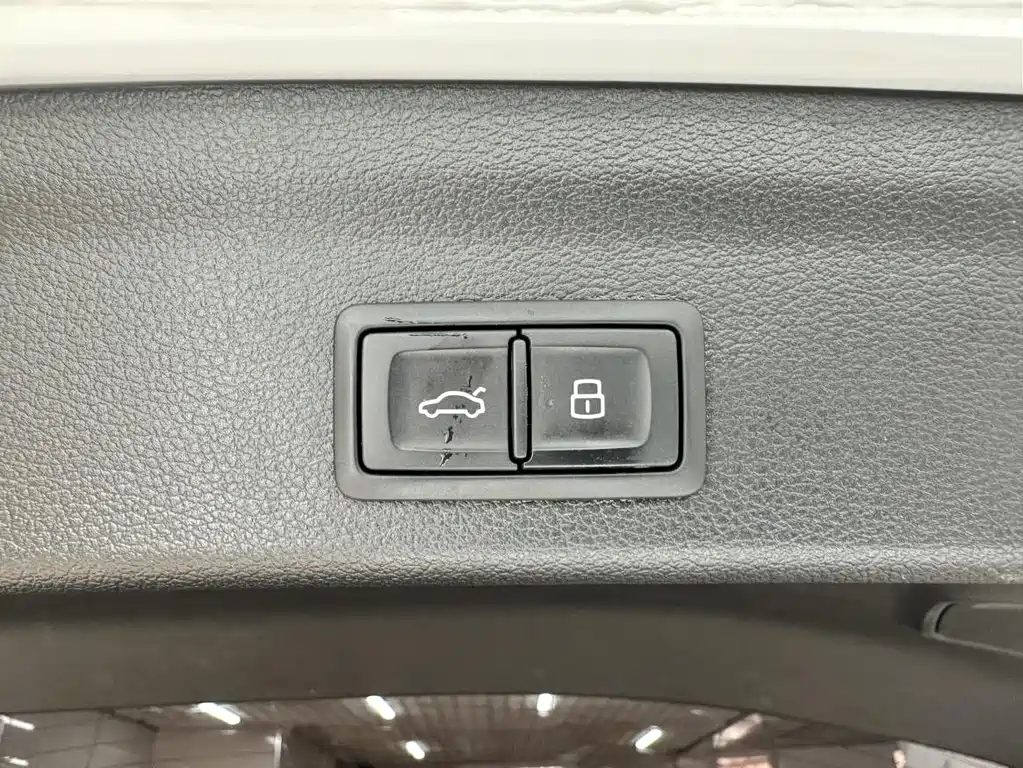 Audi Q3 — фото 28