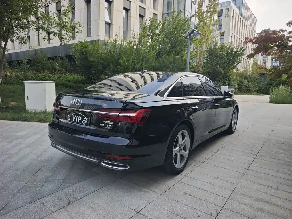 Audi A6L — фото 10
