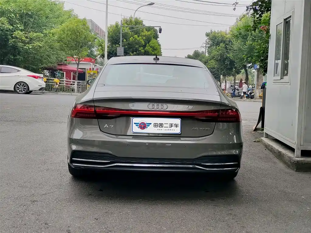Audi A7 — фото 5