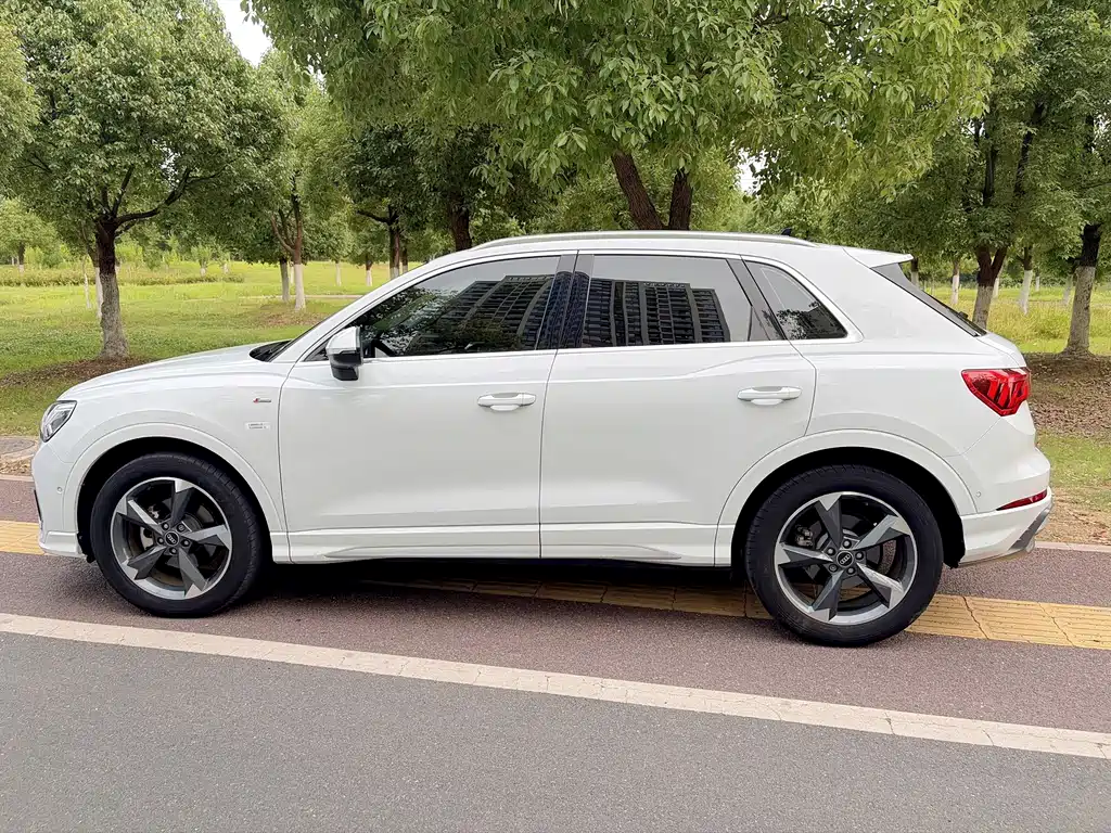 Audi Q3 — фото 4