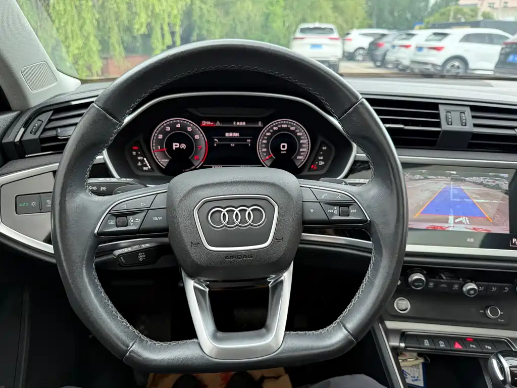 Audi Q3 — фото 19