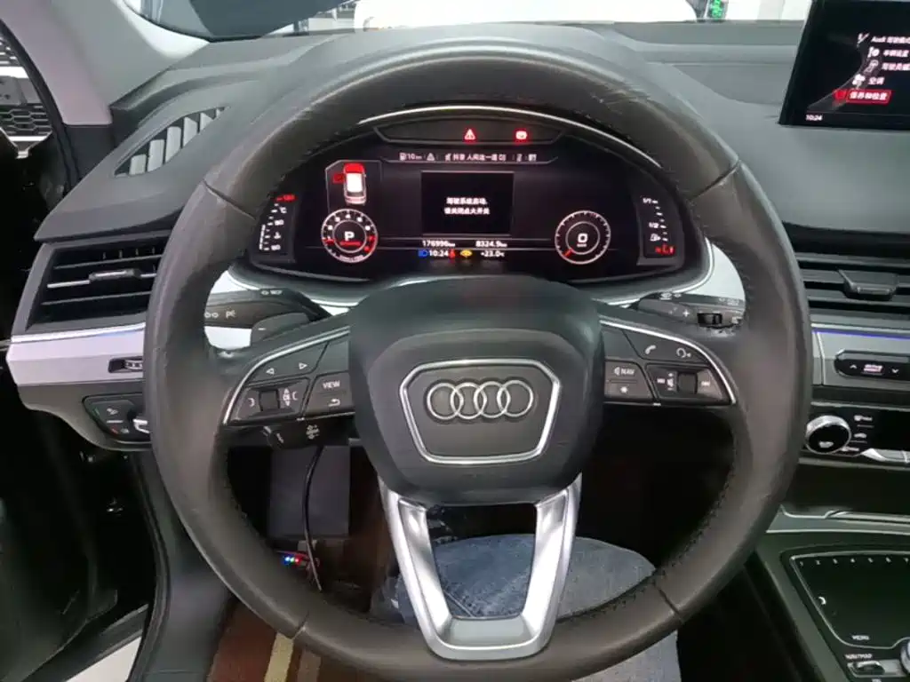 Audi Q7 — фото 11