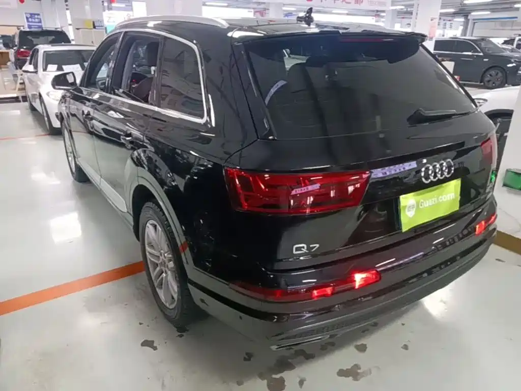Audi Q7 — фото 5