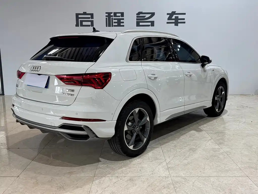 Audi Q3 — фото 4