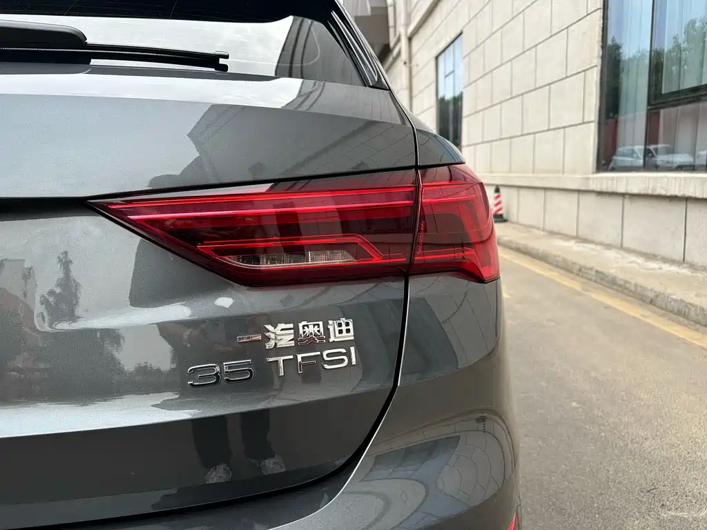 Audi Q3 — фото 6