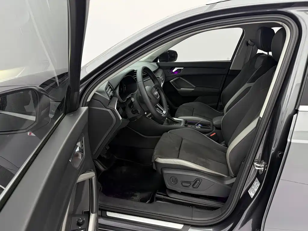 Audi Q3 — фото 17