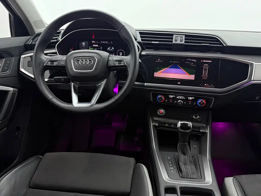 Audi Q3 — фото 10
