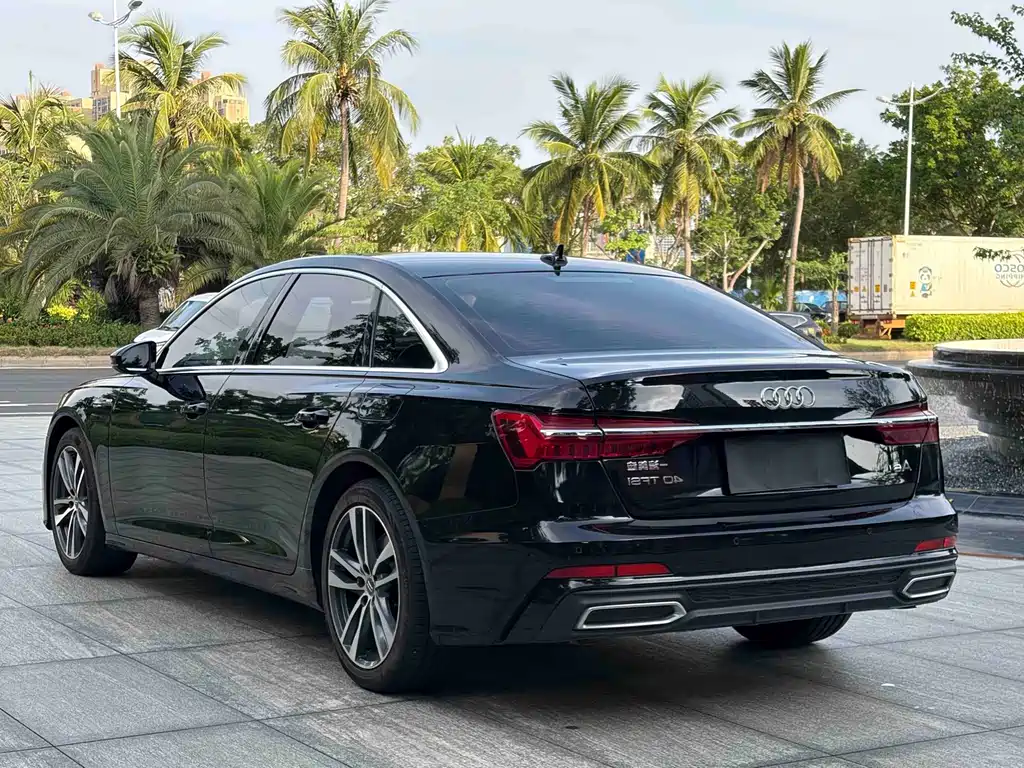Audi A6L — фото 5