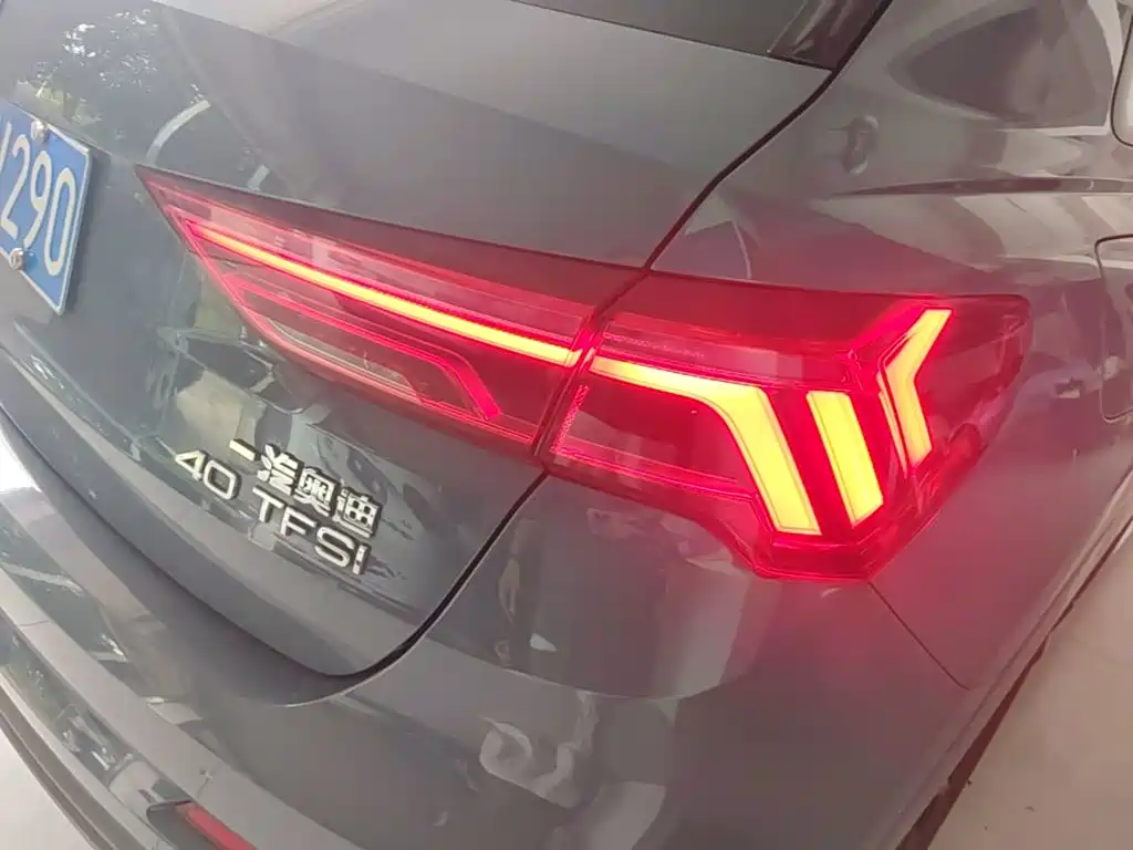 Audi Q3 — фото 8