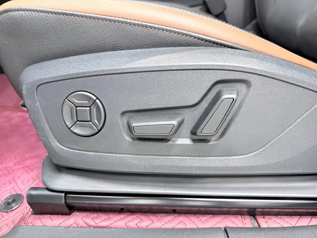 Audi Q3 — фото 20