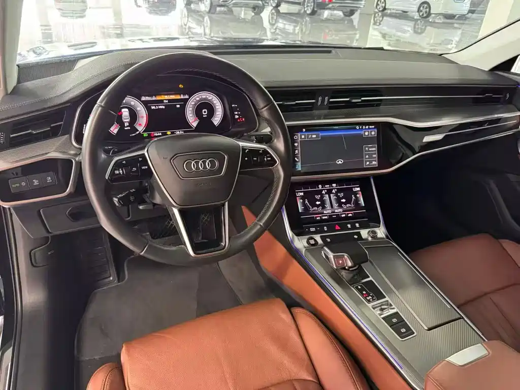 Audi A6L — фото 7