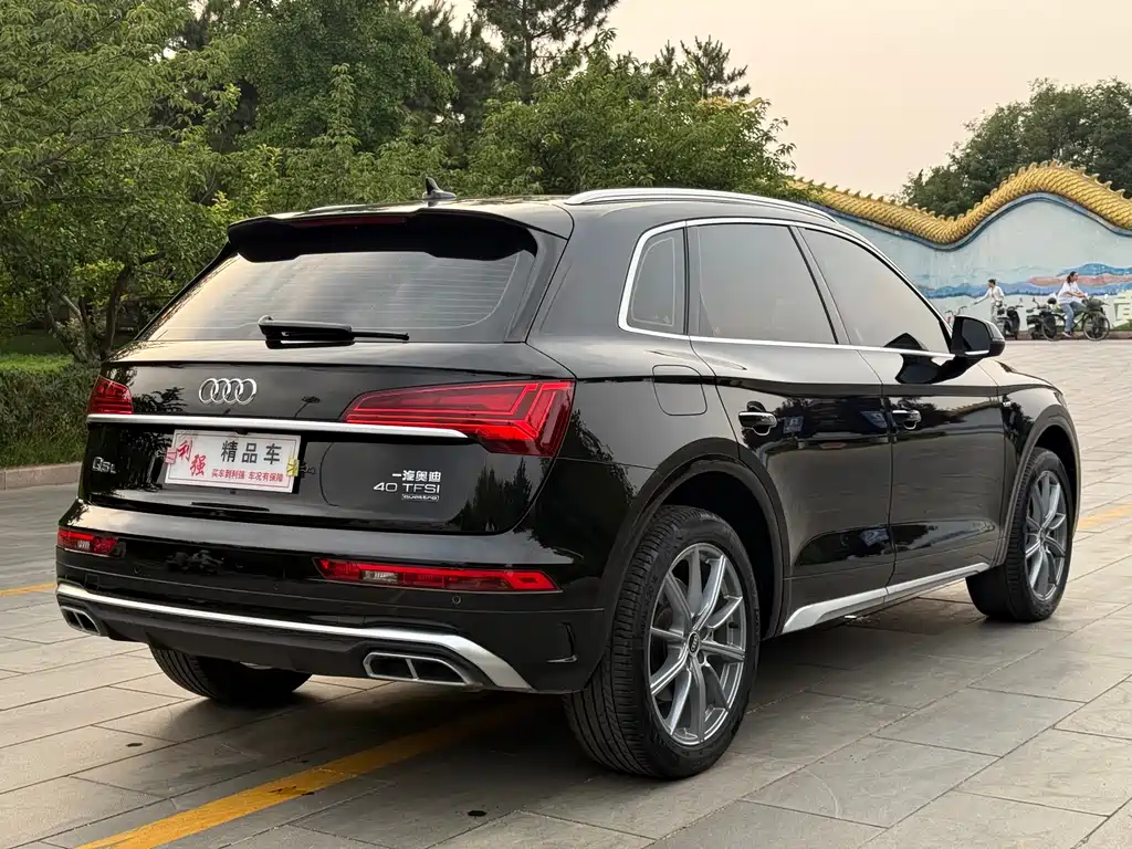 Audi Q5L — фото 20