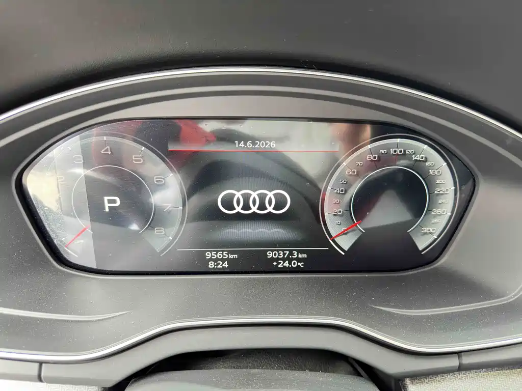 Audi Q5L — фото 11