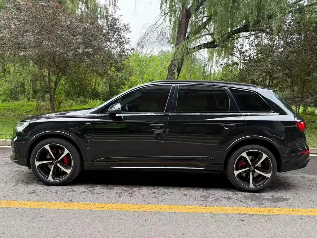 Audi Q7 — фото 5