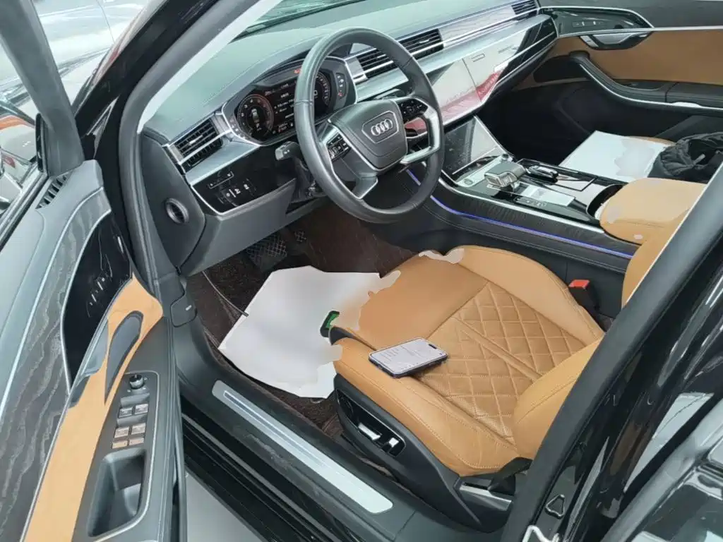 Audi A8 — фото 23
